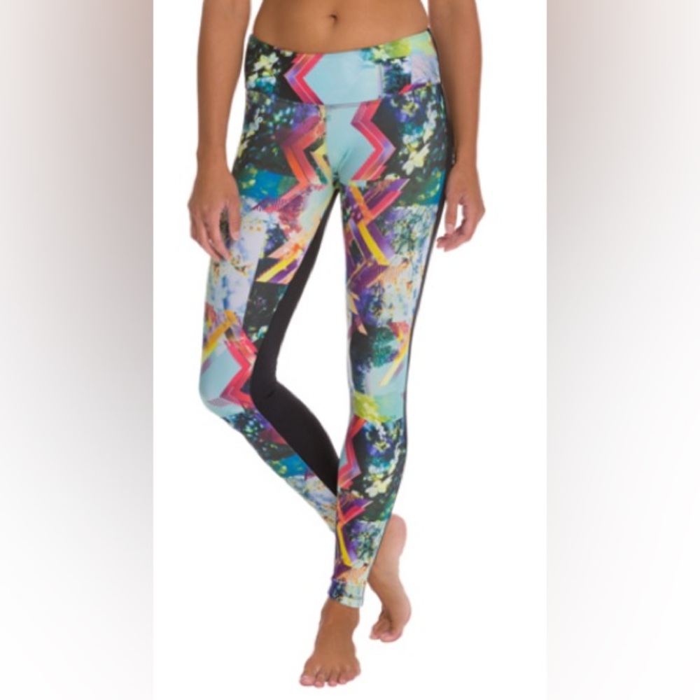 Onzie Cropped Leggings Sky Print Size XS